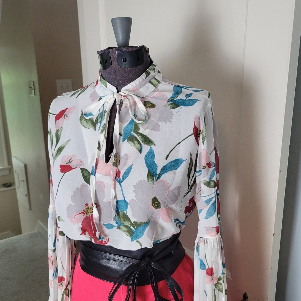 Sheer Floral Print Blouse - Picture 2 of 13